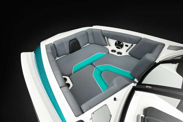 Malibu-21-MLX-BOW-SEATING