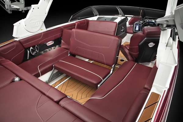 Malibu-22LSV-Surf-View-Seat